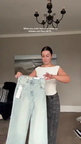 Stretchy jeans so stretchy the size 8 fits a size 12 body #stretchyjeans #size12 #jeans #stretchydenim #denim 