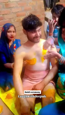 Haldi Ceremony 🤣 . . #haldiceremony💛 #haldi #indianwedding #haldifunction #bridetobe               