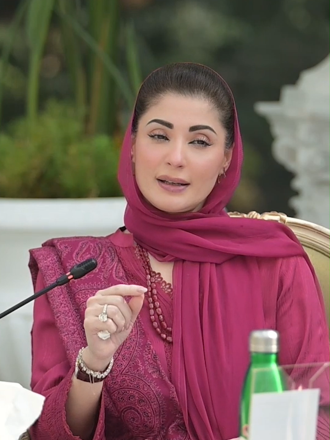 یہ کہنا مبالغہ نہیں کہ 40 سال میں وہ واحد رہنما ہیں جس نے ایک سازش کے بعد دوسری سازش برداشت کی، ظلم کا مقابلہ کیا، 11 سال جلاوطنی سہا اور اتنی تکالیف برداشت کیں کہ شاید ہم تصور بھی نہیں کر سکتے۔ آج بھی اللہ کے فضل سے پوری آب و تاب کے ساتھ کھڑے ہیں، ملک کا ماضی، حال اور مستقبل ان سے جڑا ہے