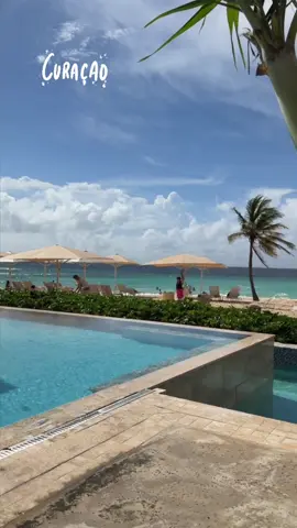 Do not forget to book your next holiday.. Maybe Curaçao?!🇨🇼 Vergeet niet om je volgende vakantie te boeken (Curaçao 🇨🇼?) en sterkte met werken of met de kou te trotseren! Good luck with working or dealing with the cold ❤️ Follow me for more Curaçao  #travelfordoctors #curacao #holiday #vakantie #paradise
