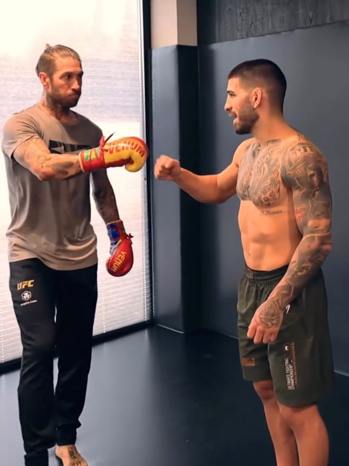Sergio Ramos getting in that work with Ilia Topuria 🥊 ⚽ #SergioRamos #IliaTopuria #UFC #MMA #Football