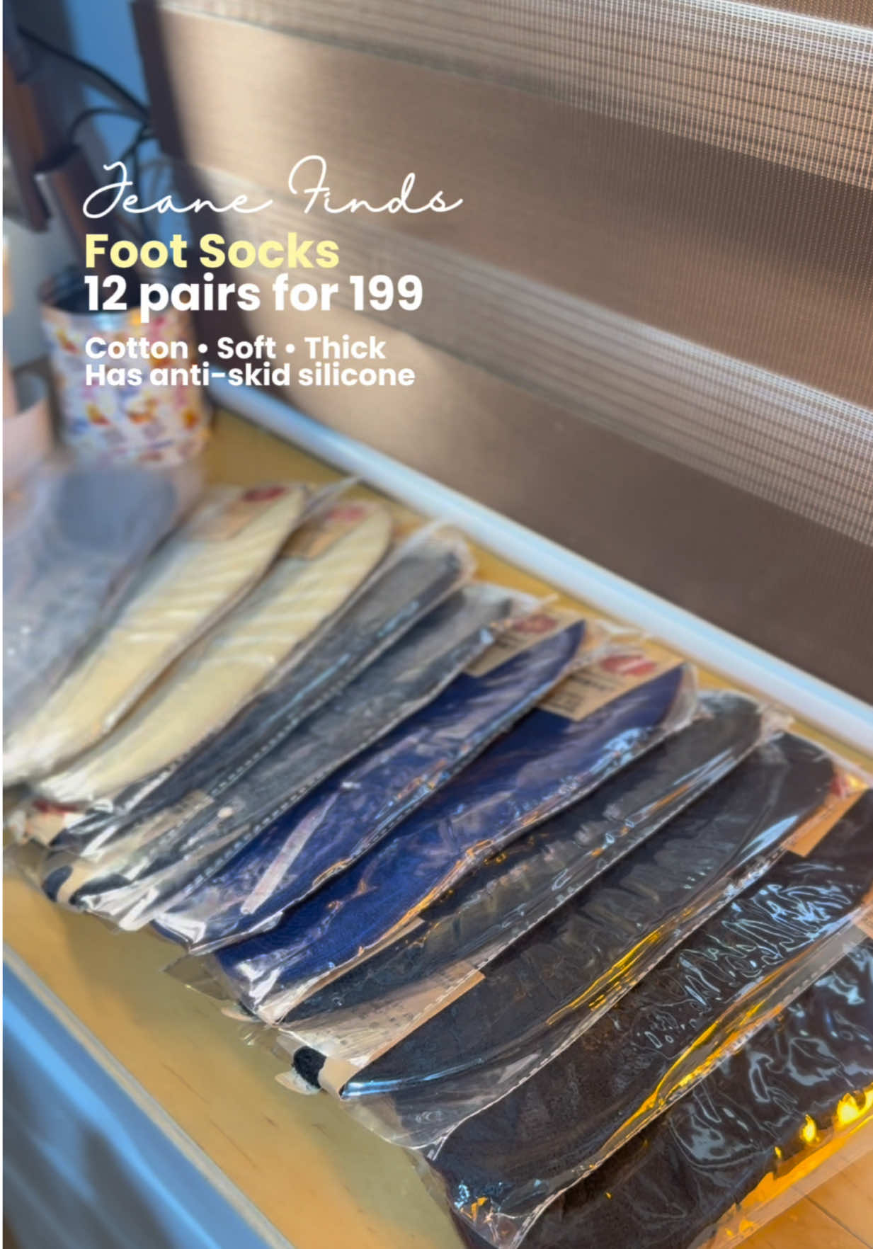 Napakamura na dito sa tiktok 😭 ang kapal pa ng quality nito 🥰 #footsock #anklesocks #socks #fyp 