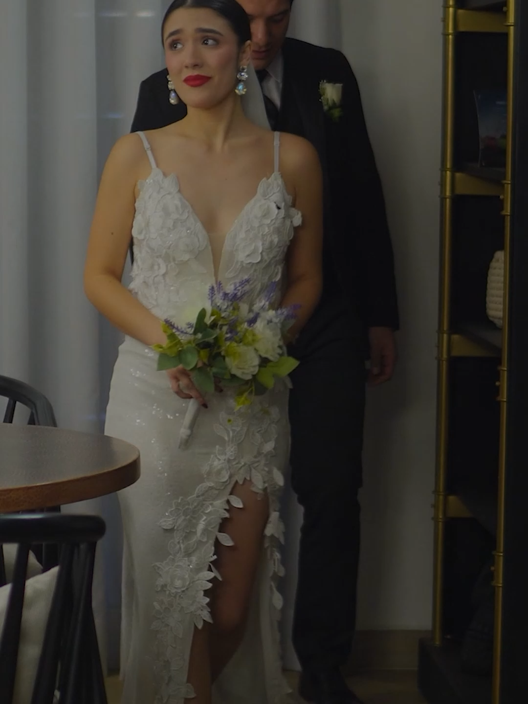 Encontró a su prometida tratando de escapar el día de su boda🤫. PARTE 2 #fenomenal #mykamedia #viral #fyp #drama #novelas #Series #Telenovelas #HistoriasCortas #HistoriaReal #DramaTok #fenomenalhistorias #karlasandoval #isaacmaciel #andreajordan #L-CI01