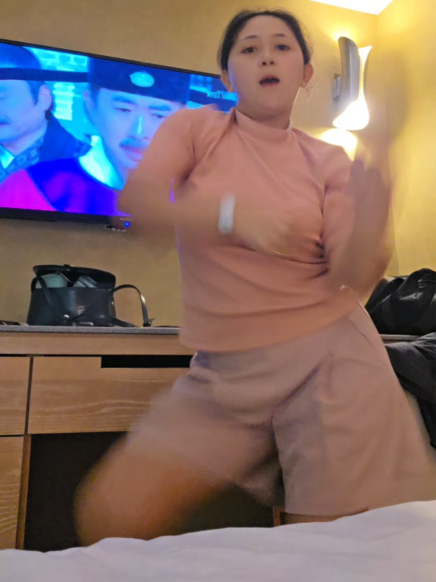 ng gigil na aku ang tagal natong trend nato ngayon lng naka practice haha hirap pala😂🤭