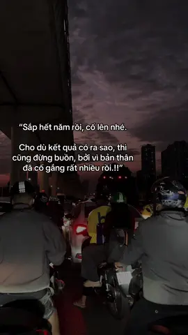Giữa những lo toan và vất vả của cuộc đời, mỗi bước chân mưu sinh đều mang theo hy vọng. Dù cuộc sống có khắc nghiệt đến đâu, chỉ cần không bỏ cuộc thì ngày mai chắc chắn sẽ tốt hơn ngày hôm nay..!! #cuocsonghanoi #nhonha #hva0105 #lenxuhuong 