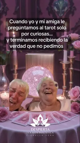 😂 Nosotras “por curiosidad”… el tarot: tomen verdad Queríamos chisme. El tarot nos dio TERAPIA JAJAJA 💀🤣 Dos viejitas riéndose = nosotras después de la revelación que nadie pidió. 💬 ¿Te ha pasado? Sígueme para más humor bruji 🔮✨ #tarot  #humor  #tarotmemes  #brujitas  #parati             
