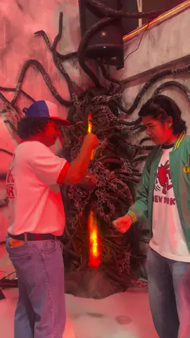 Berpetualang mencari bunga mangap #strangerthings #mbloc #thestrangers #netflix #strangerthings5 