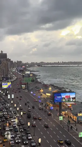 انا الدنيا.                                                              #بحر_اسكندريه #explore #sunset #شتا #بوسي 