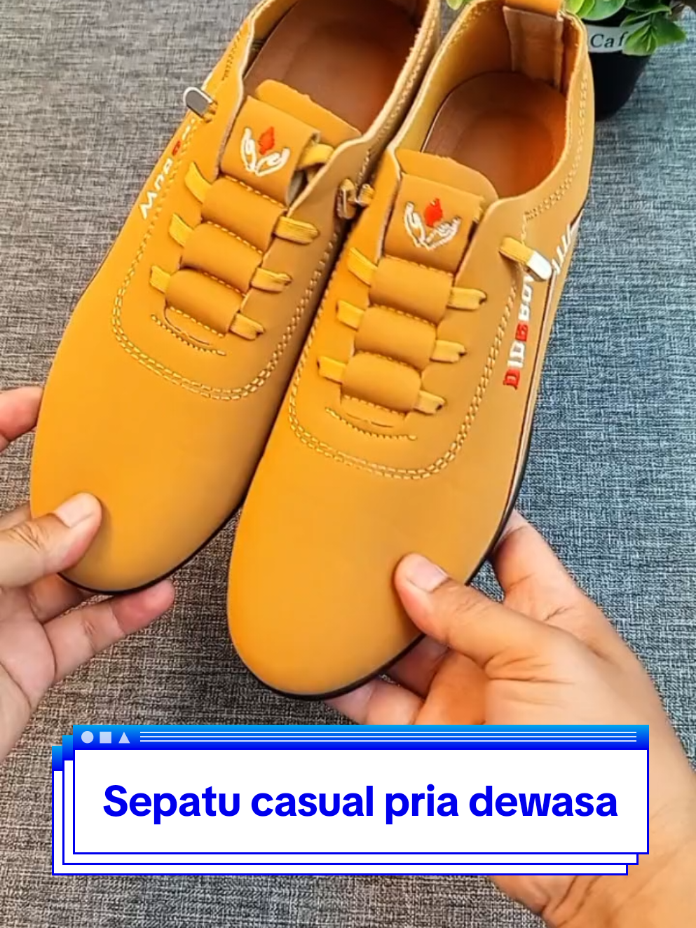 Rekomendasi sepatu casual slip on pria terbuat dari kombinasi kulit dan karet yang lentur stylish ringan dan empuk. #fyp #sepatu #sepatupria #sepatucasual #sepatukekinian 