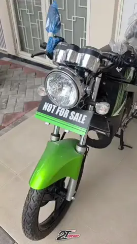 Type : KAWASAKI NINJA SS VIN 2015 Price : Rp 138.000.000 Status : FORSALE Loc : SURABAYA Note: NEW OLD STOCK Spek : Tidak pernah dinyalakan atau dipakai sejak beli Garansi 100% bukan restorasi ya Kelengkapan kunci 2 , jaket , helm dan buku bawaan Kondisi masi faktur ya atas nama saya sendiri dan lengkap dengan bukti pembelian dari dealer Faktur dan pembelian lengkap atas nama sendiri Bisa dikirim ke seluruh indonesia ✓ Info lebih lanjut melalui chat admin 2tcorner ✓ Plat Luar Kota bantu urus dgn biro kami ✓ Pengiriman seluruh Indonesia pakai Cargo ✓ Transaksi melalui 2tcorner Free T-shirt + Keychain + Sticker WA : 085772578341 ( Richard ) More details visit : 2tcorner.id - Merch : @2tsupply Garage : @2tcorner.garage 4Tak : @4tcorner - *Please read the description carefully before asking! If the status “for sale” means its still available for negotiation. - Visit : 2tcorner.id Ig : 2tcorner Fb : 2tcorner.official Channel : 2TCornerTV - Jual Beli Motor 2tak, klasik dan Rare Collection Verified! - Moto > Helmets > Oil > Apparels > Parts - One Stop Services > Sales > Consignment > Media - #2stroke #2tcorner #ninja150rr #ninjarr150 #ninja150modifikasi     