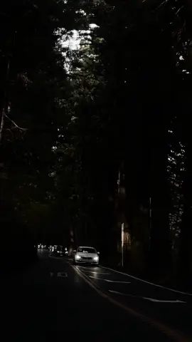 Đời này trải qua với ai, trải qua như thế nào, có dài lâu không, có người vì tình yêu, có người vì vật chất, có người vì tướng mạo, có người vì tương lai, có người vì áp lực. Mà khi thời điểm phải lựa chọn đã qua rồi, bạn mới hiểu, tiền đủ tiêu là được, vẻ ngoài không cần quá xấu là được. Thật ra hạnh phúc chân chính không có tiêu chuẩn, lý do rất đơn giản, chỉ cần bạn cười nhiều hơn khóc, vậy chắc chắn đã gặp đúng người🥰