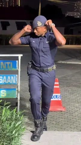 Kami , Sang Saka Biru, Harimau Malaya. Agensi penguatkuasaan terunggul di dunia. Barisan hadapan yang gagah, bergerak tanpa ragu. Menghadapi apa jua demi Malaysia tercinta. #fyp #foryou #pdrmmalaysia #polis #malaysia 