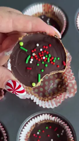 4-Ingredient Ritz Christmas Crack Cookies ✨ These Ritz Christmas cracker cookies are the no-stress, vanish off the tray instantly holiday treat you NEED in your life. 🎅❤️ Salty. Sweet. Chocolatey. Festive. Basically everything the holidays should be. 🎄🍫 Save this for your next Christmas cookie craving! Comment “recipe” and I’ll send it your way or find the details here https://homemadeheather.com/ritz-christmas-crack-cookies-recipe/ Ingredients: * 24 Christmas Ritz crackers, regular Ritz work too * 1 cup butter unsalted * 1 cup brown sugar * 1 250 g pkg semi sweet chocolate chips * 2 Tbsp Christmas sprinkles, optional Instructions: 1. Preheat the oven to 350 degrees F. 2. Line two muffin tins with festive cupcake liners (optional - you totally don’t have to use liners but they’re cute!). 3. Place a Ritz cracker in the bottom of each liner. 4. In a medium sauce pan melt butter over medium heat, add brown sugar and bring to a boil. 5. Remove from heat and drop a tablespoon size amount of the mixture onto each ritz – use a cookie scoop. 6. Place in the oven and bake for 8 minutes. 7. Remove from the oven and immediately top each Ritz with 1 – 2 Tbsp chocolate chips. 8. Once they melt a little, spread the chocolate with the back of a spoon. 9. Top with festive sprinkles. 10. Place in the fridge to cool and set. 11. Store in an airtight container on the counter for a few weeks, these also freeze well.  #homemadeheather #crackertoffee