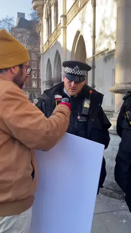 When asked by a pro-Palestine supporter whether holding a sign supporting Israel’s genocide in Gaza would lead to his arrest, a British police officer replied, “I don’t have any opinion.” The response underscored the clear double standard in policing, as supporters of Palestine Action face arrests under counterterrorism laws, while those endorsing Israel’s conduct are not subjected to similar treatment.