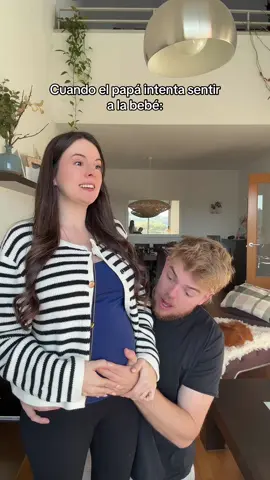 Parece que huye de él 🫠#mamáprimeriza #embarazada #embarazo @Oscarito 