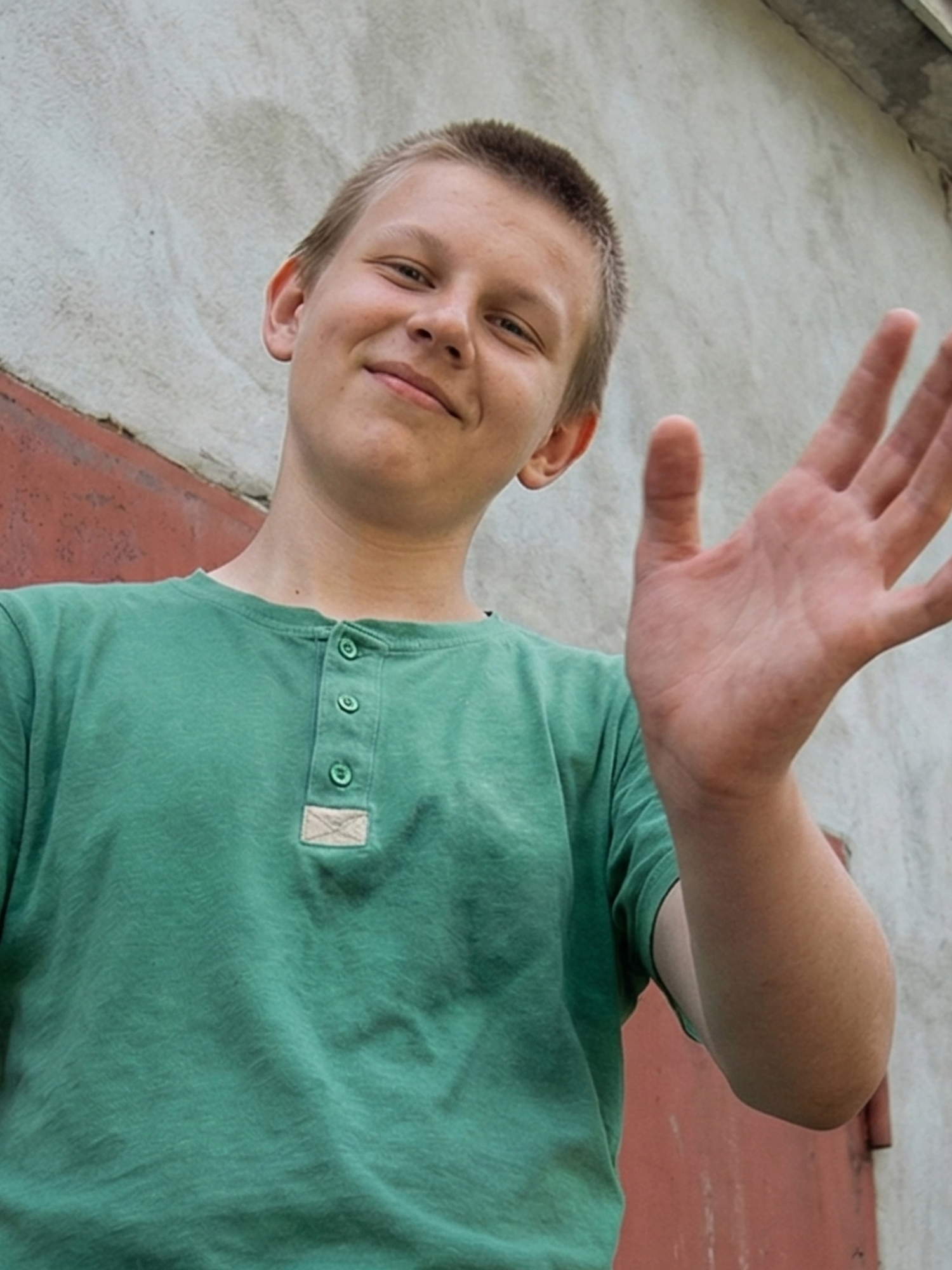 Paweł Jumper w 4K?  Gemini Nano Banana Pro naprawia stare zdjęcia w 5 sekund. Wpisujesz prompt, a AI zamienia pikselozę w jakość, którą można drukować na plakatach. Zobacz różnicę na końcu. #pawełjumper #klasyk #fotografia #gemini #google #ai #upscaling #sztucznainteligencja #tajemniceai #techtok #dc