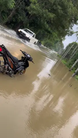 Motor tua main air💦 #lcv1 #lc135malaysia #lcv1buruk  #lchitamoren🍊 #banjir2025