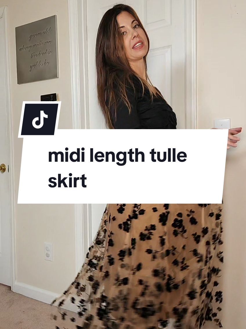 stunning velvet like flowers in this tulle skirt! @CHICWISH 