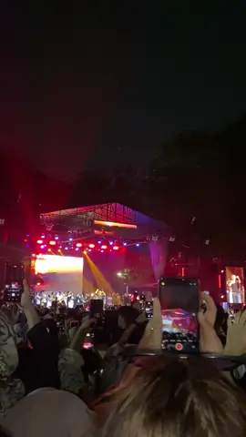 terakhir konser @for Revenge di padang, sekarang ada di karawang OMOO, save the date tanggal 7 februari 2026, beli tiketnya di @KIAS FESTIVAL yaaa!! #fyppppppppppppppppppppppp 