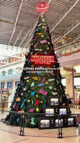 The Upside Down… but make it Christmas 👾✨⁣ ⁣ Stumbled upon the Stranger Things Christmas tree at Waterloo Station and honestly? This might be the most iconic festive collab ever. 🎄🔦⁣ ⁣ Wrapped in fairy lights, retro baubles and a hint of Hawkins mystery — it feels like stepping straight into Season 4, but with holiday magic. If you’re passing through Waterloo, you have to see it… just keep an eye out for Demogorgons.  #london #waterloostation #londonchristmas #strangerthings #netflixseries 