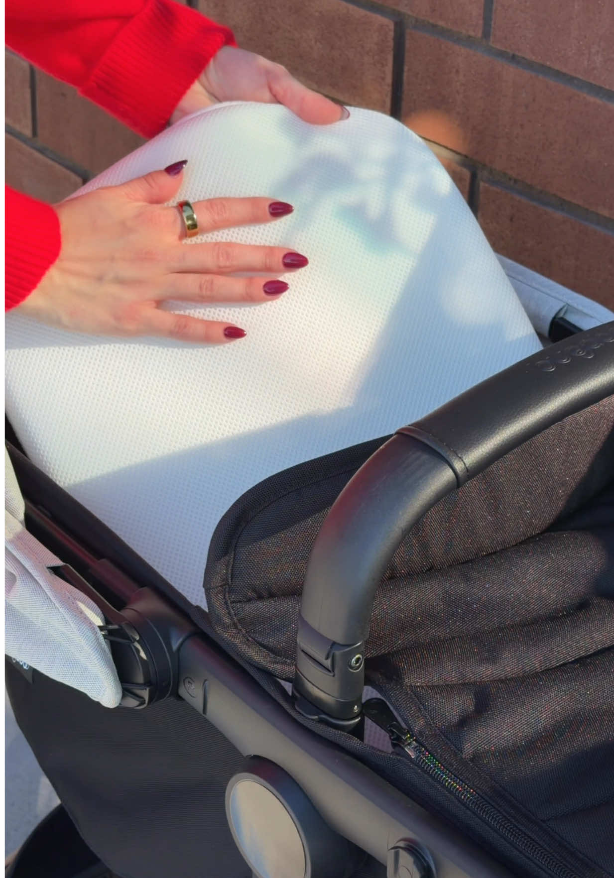 It’s live. Shop up to 20% off everything for Black Friday: the Bugaboo Fox 5 Renew and all your must-have accessories, including footmuffs, bags, cup holders, and more.  Our biggest sale to date won’t be here for long. Shop now via the link in bio.