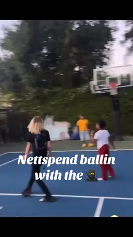 I think you never seen this vidio before, Nett can actually ball🥹#nettspend #basketball #vidio #makemefamous #underground 