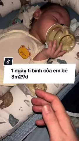 Từ một em bé ti song song giờ chuyển qua ti bình hoàn toàn. Mong con ăn trộm vía vì con ăn sữa mẹ hoàn toàn nên tướng hơi tòi tòi 😅 #CapCut 