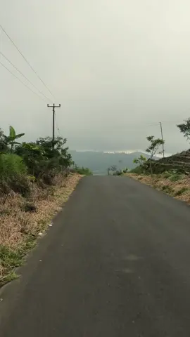 Jalan alternatif pulang ke rumah #talagamajalengka #kabut #majalengka 