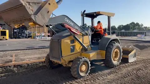 another day with the guys 💯  #equipmentoperator #johndeere #construction #larussell  #dirtyhandscleanmoney 
