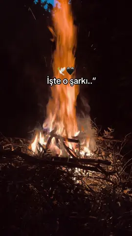 Allah kimseyi hasret çektirmesin 🥹 #keşvet#geceyebir#söz bırak💫# #albunukeşfetetiktok #albunukeşfetetiktok 