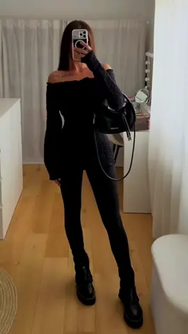 Uğruna yandığımız dünya bir sela bir FATİHA telaşımızı gören de can bizim zannedecek #dünyaboştur 