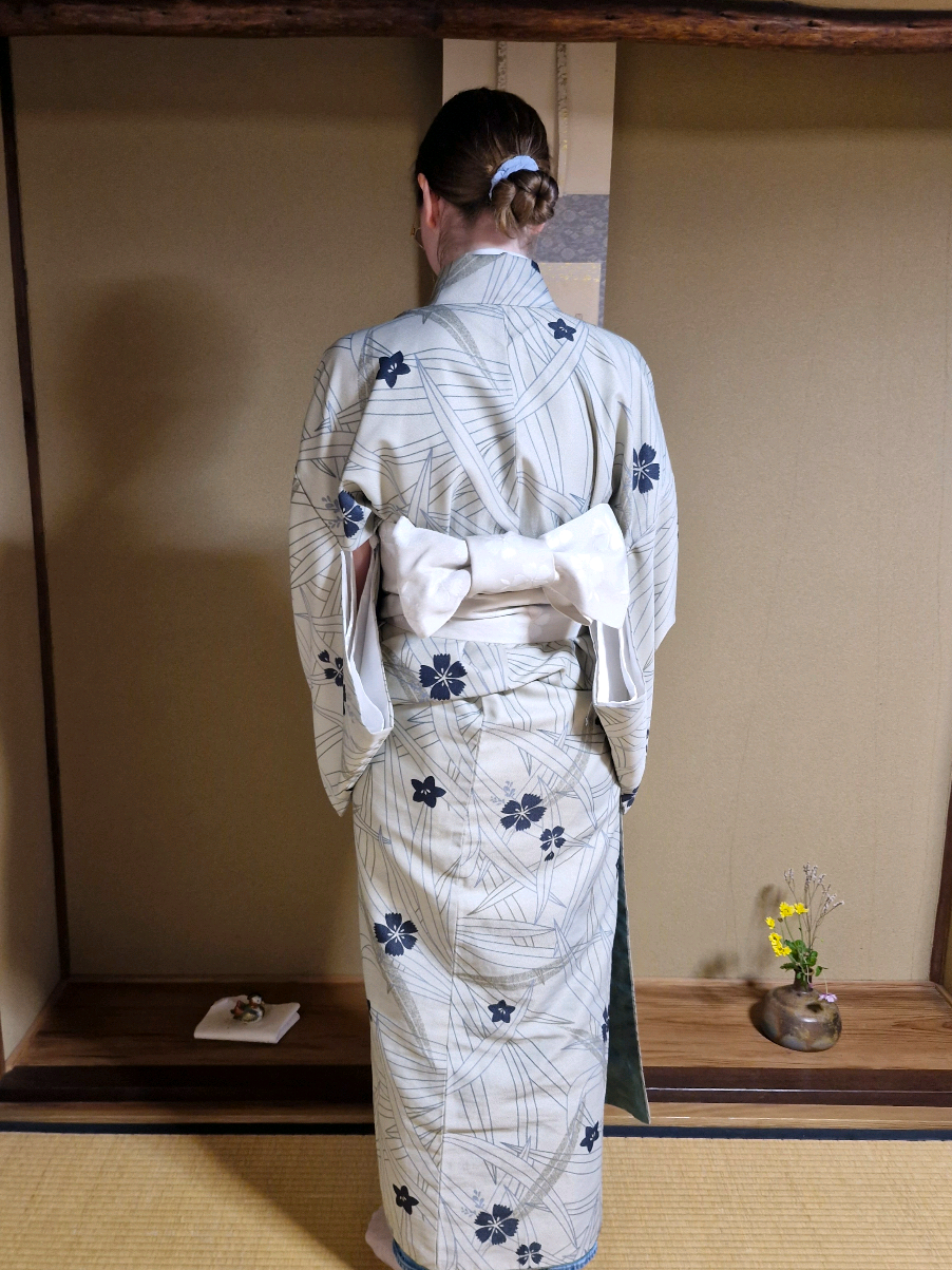 Journée à Kyoto à la découverte des différentes facettes de la ville 🇯🇵 📍Kinkaku-ji 📍Ryoan-ji 📍Aeon mall 📍cérémonie du thé réservée via @getyourguide  #teaceremony #kyoto #japan #solotravel #travelwithme 