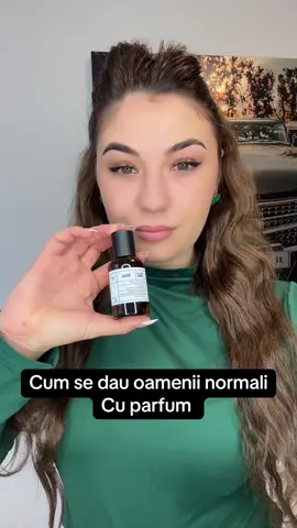 Ador parfumul acesta !  L-am primit in cutia @Pick N Dazzle in colaborare cu @Labor8  #parfum #pickndazzle #perfumeaddicted😍 #smellinggood #videoviral 