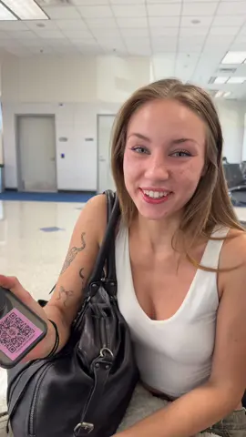 Met this cute stranger in the airport #airport #cute #stranger #public #adorable 