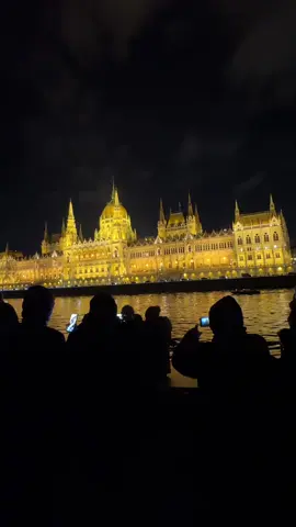 #budapest #traveling #trendingvideo #foryourpage 