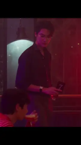 Umm same… I would be drooling if I saw a man that fine 🤤  #dewjirawat #gunatthaphan #burnoutsyndromeseries #gmmtv #fyp 
