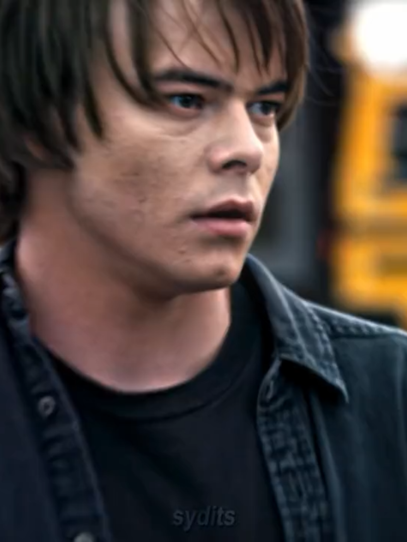 Steve S1 vs S3. // #steveharrington #strangerthings #joekeery #edit #viral 