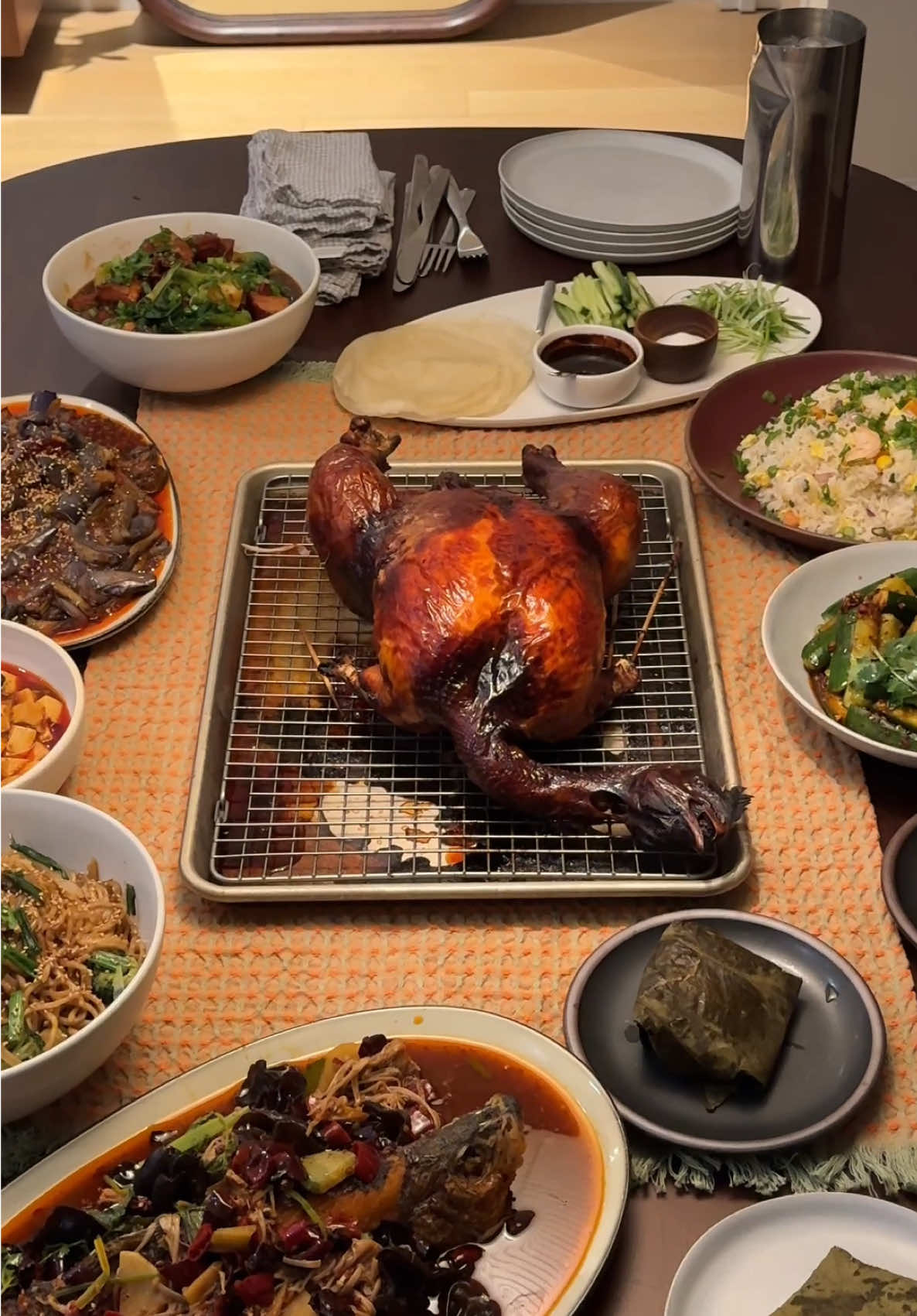 Wouldn’t be a Chinese Thanksgiving if I didn’t get completely scammed by the Chinatown butcher who insisted — after me asking five times — that this was turkey. Got home and it was (in fact) chicken.. lol Wish I could’ve made this earlier so that I could’ve recipe tested this for you guys, but it ended up just being something fun I thought of last minute for my TG spread.. Have a happy and safe Thanksgiving y’all🦃