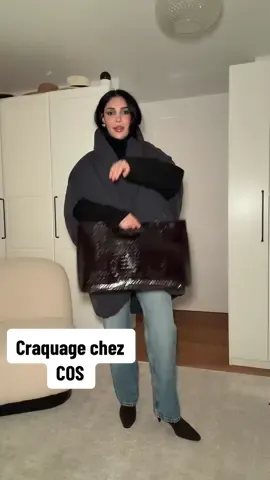 J’ai craqué chez Cos 🫣 mais ce jeans est parfait ! Refs  Jeans 1298075001 Pull 1300317001 Doudoune 1313776001 Mocassins 1294090002 Sac 1296841001 #outfitinspo #winterfashion 