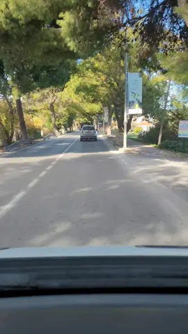 Siz sanıyorsunuz ki; Sizin herkeste sonsuz bir krediniz var. Yaptıklarınız affedilir, haksızlıklarınız sineye çekilir ve özürleriniz hep kabul edilir saniyorsunuz Ama unutmayın ki; insanların sizden bıktığı usandığı, gerçek yüzünüzü görüp uyandığı ve bıçağın kemiğe dayandığı bir an vardır. iște o an, insanların gözlerinde bir HiÇ