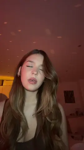 Minimale Änderungen zum letzten tt…wer findet sie?😋Bin schon die ganze Zeit am weiterschreiben, bin gespannt wann er fertig wird hihohu💗🧑‍🍳#deutschemusik #original #singersongwriter 