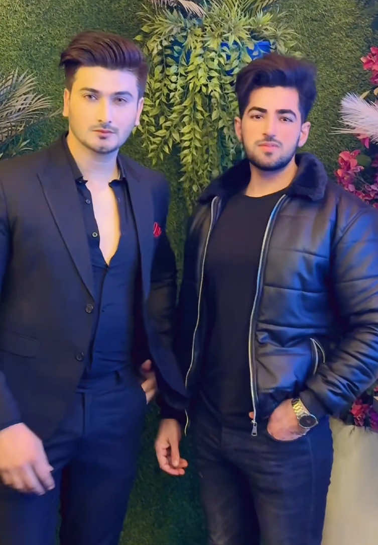 Apna wala pack kar lo.. 😂🖤🌸 insta id: azan.ali1 👑 #foryou #foryoupage #azanali @Zeeshan Aftab #fyp #trending 