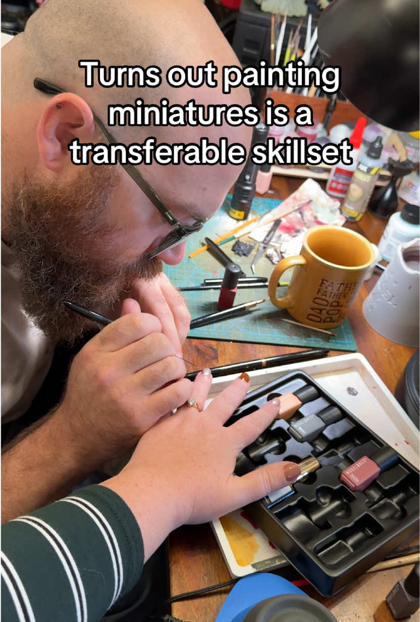 Shout out to my Warhammer loving husband for my Thanksgiving nails 🥰 #warhammer40k #warhammer #warhammercommunity #miniatures #miniaturepainting 