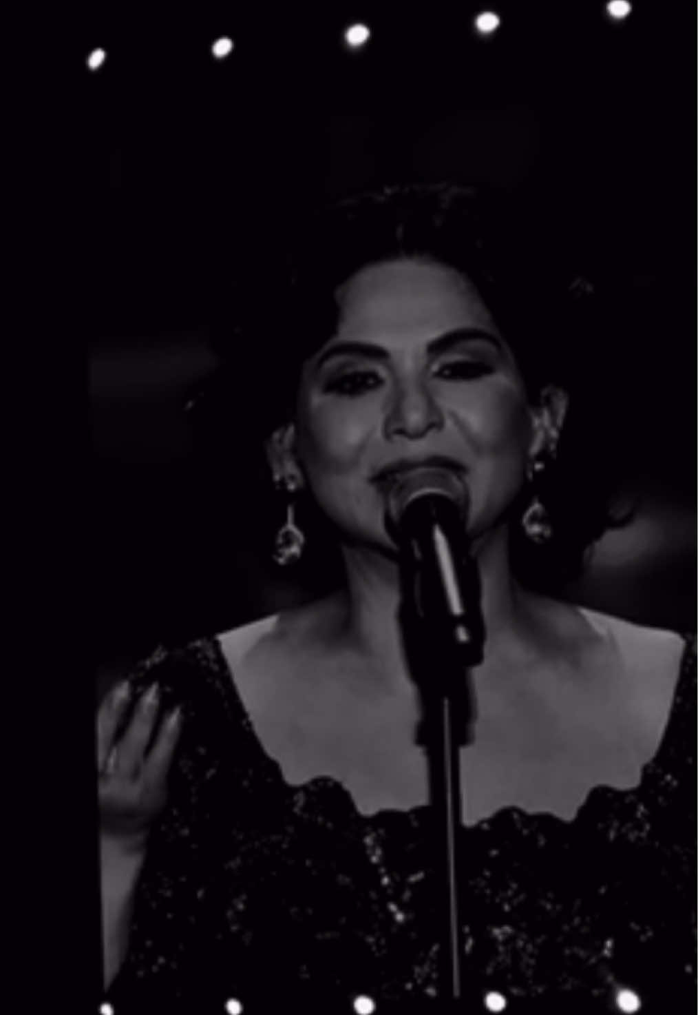 أكو مثلك ؟ 🤍 #نوال #viral #fyp #explore #اكسبلور 