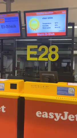 Experience with @easyJet  #travel #aviation #perte #flight #fyp 