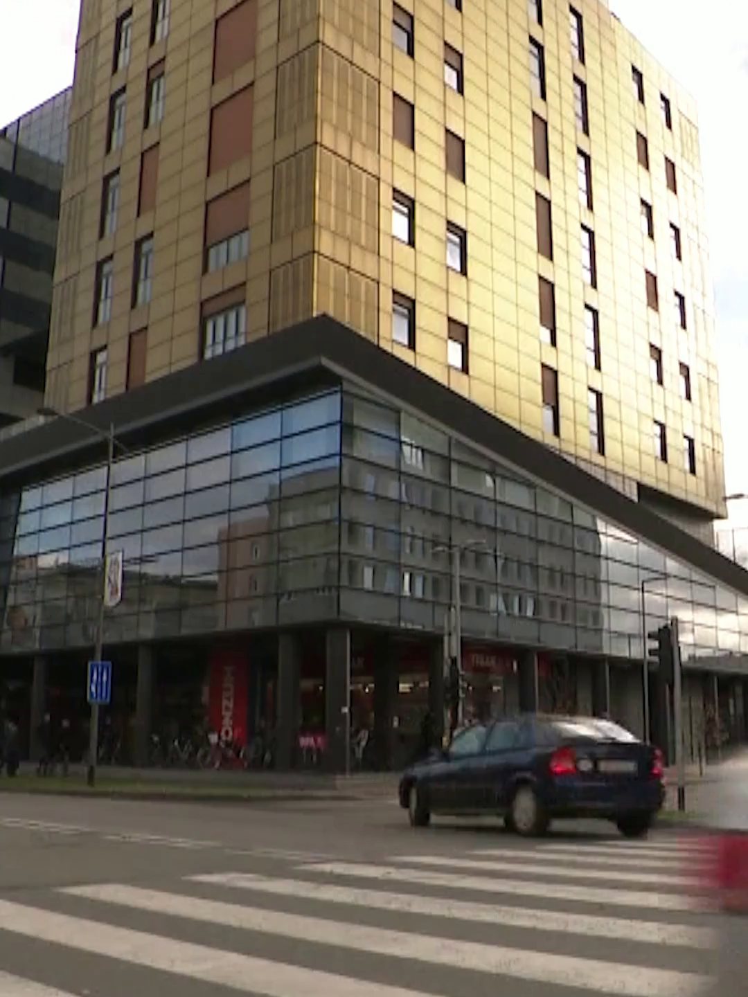 Na osječkim ulicama gužva, a policija sve nadgleda dronovima iz zraka. #voyohr #osijek #promet #dron #rtldanas #fyp #foryou