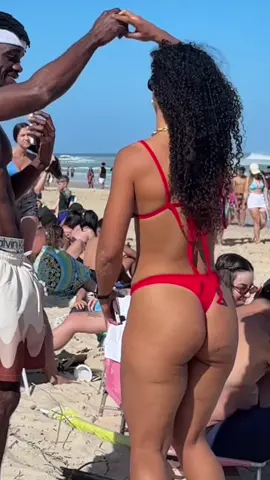 Deixa uma nota pra ela  #abordandoestranhos #abordandopessoas #praia #campeche 