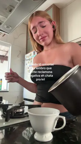 levo muito a sério aquele negocio de ir no banheiro dar uma reboladinha para ficar feliz #floptok #lgbt 