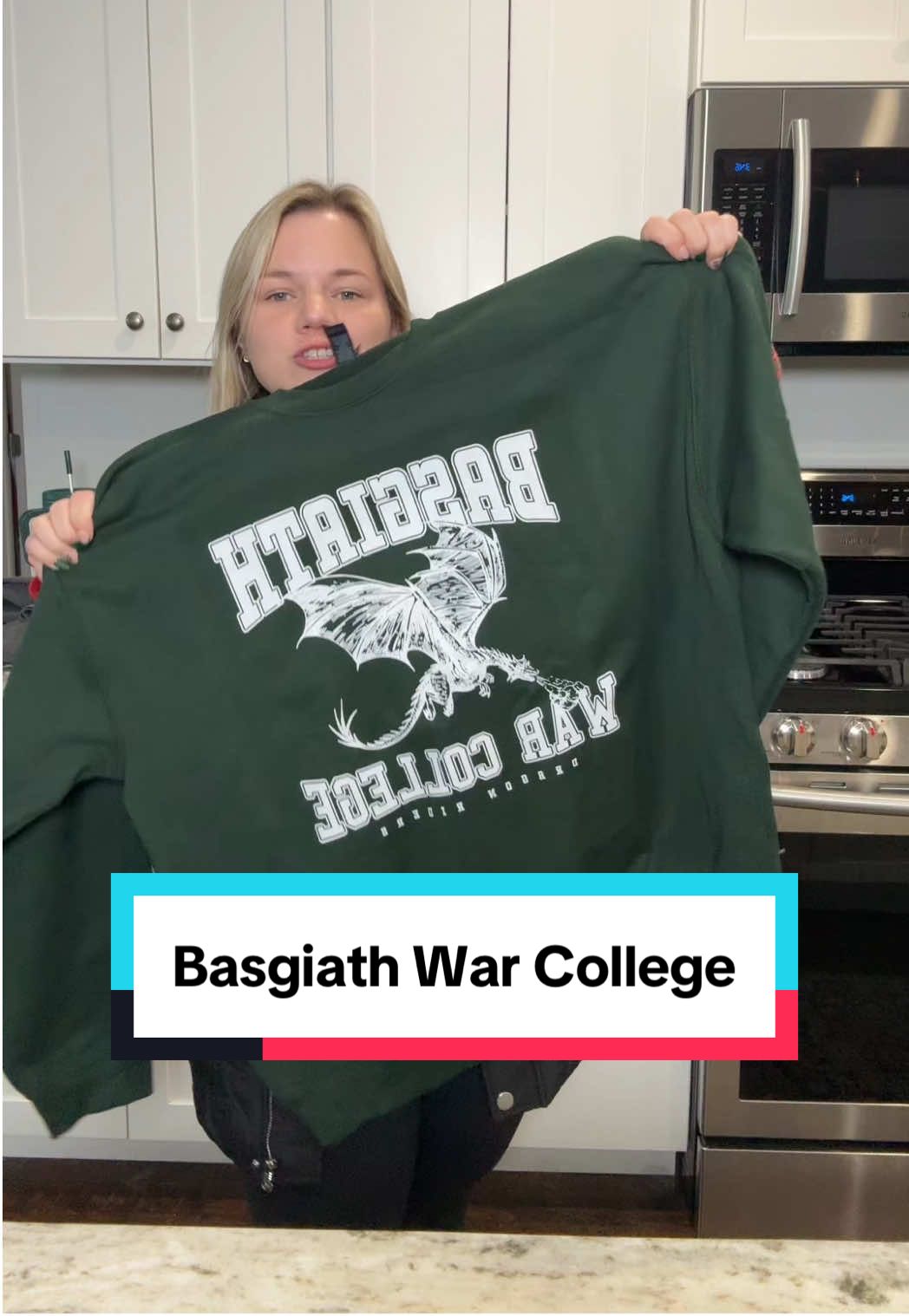 Booktok, look at this sweatshirt for Basgiath War College! Perfect for any bookish girl who loves romantasy books. #BookTok #romantasy #tiktokshopblackfriday #tiktokshopcybermonday #tiktokshopcreatorpicks 