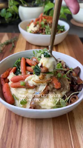 Not sure what to make with your leftover mashed potatoes? These Healthy Mashed Potato Bowls are about to change your life! ⠀⠀⠀⠀⠀⠀⠀⠀⠀⠀⠀⠀⠀⠀⠀ Add some flavorful roasted veggies (seriously, the texture and seasoning is PERFECT), whip the mashed potatoes with a hand mixer and some butter for that extra fluffy and creamy texture, then add my homemade gravy that's truly next level. I like to top these off with green onions and some microgreens for added nutrition, and you can always add in any protein of choice! ⠀⠀⠀⠀⠀⠀⠀⠀⠀ Leftover turkey or breaded chicken nuggets are SO good in these. And just like that, you've turned Thanksgiving leftovers into a tasty, amazing healthy dinner idea! ⠀⠀⠀⠀⠀⠀⠀⠀⠀ >> Link in bio full recipe and more holiday meal ideas! ✨ ⠀⠀⠀⠀⠀⠀⠀⠀⠀ https://www.jaroflemons.com/vegan-loaded-mashed-potato-bowls/